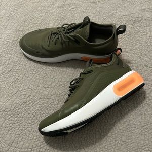 Nike Air Max Dia Medium Olive size 8